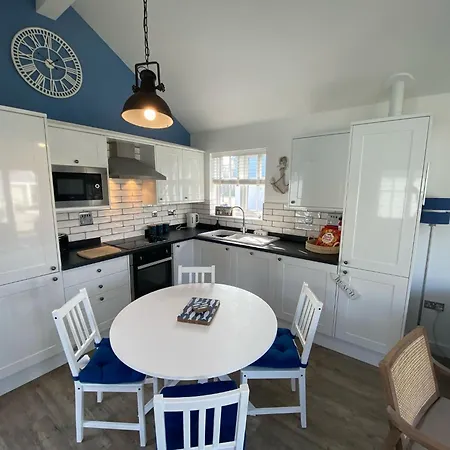 Seafolly House The Bay Step Free Private Offstreet Parking 度假居 法利